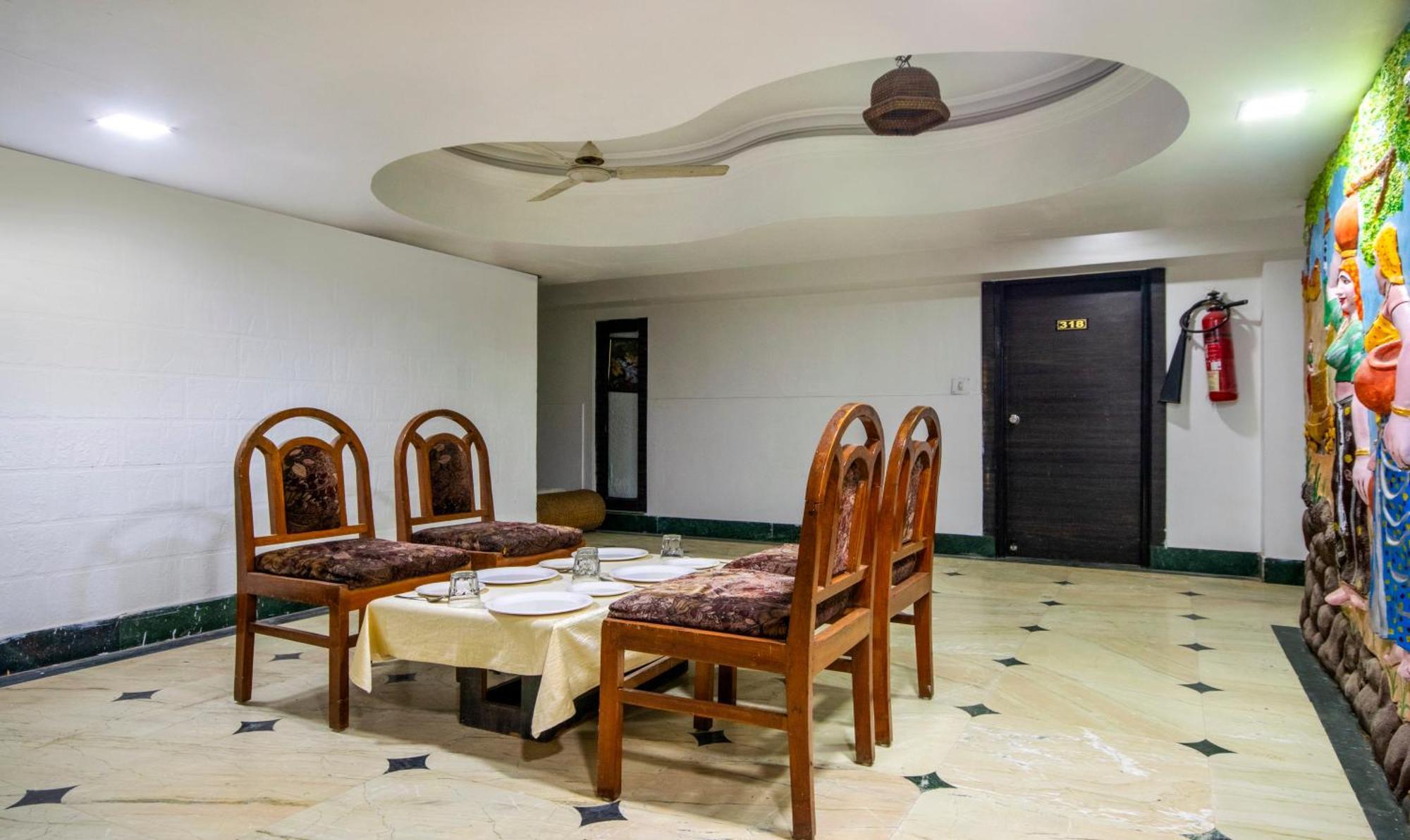 Itsy Hotels Shree Krishna Palace Αχμπανταμπάντ Εξωτερικό φωτογραφία